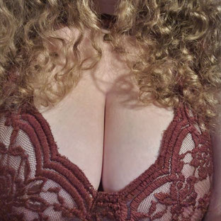 sexycurlyy