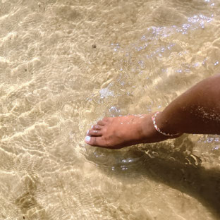 PrettyTropicFeet