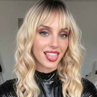 Claire de Jong